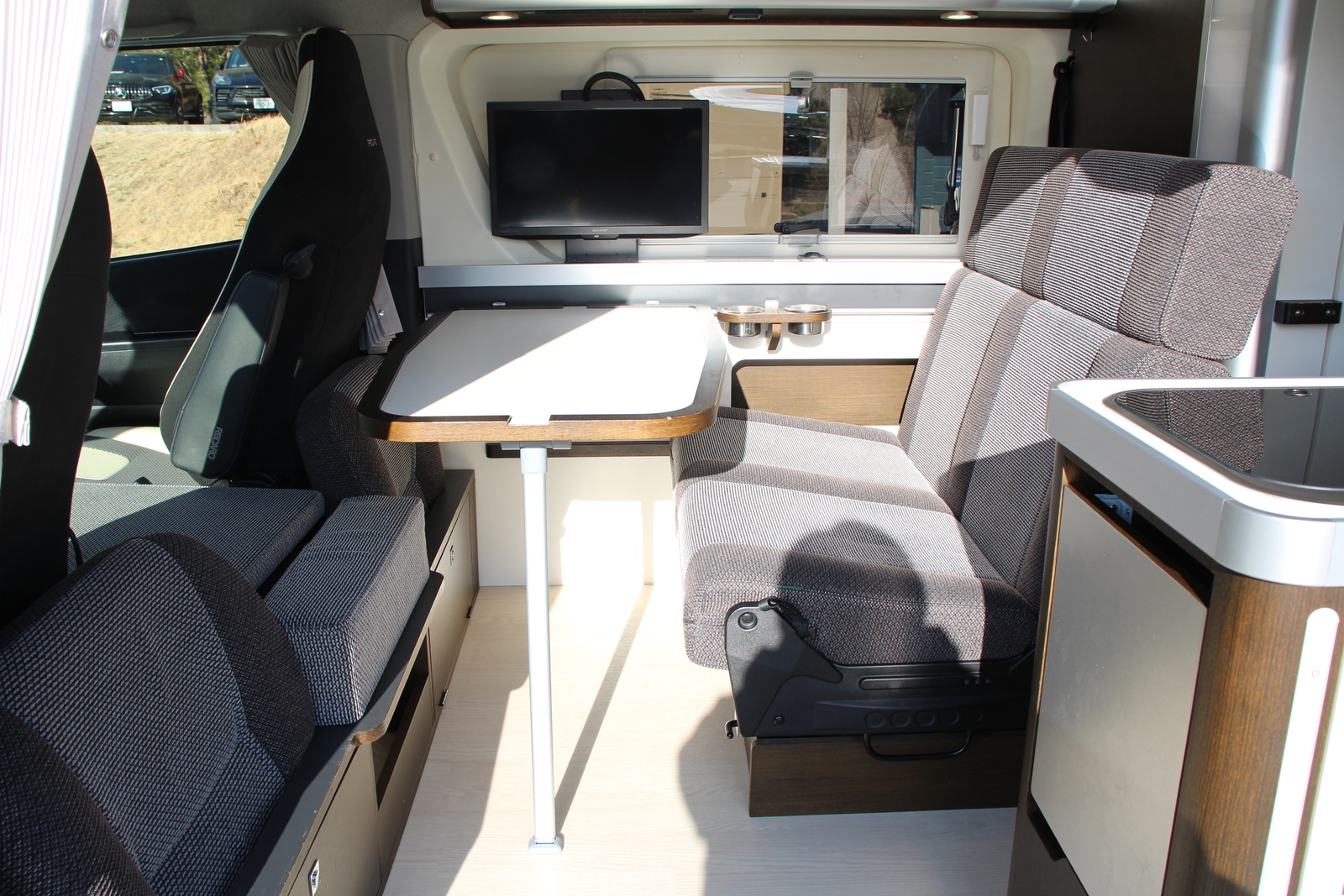 キャンピングカー バンコン ﾊｲｴｰｽ ﾄｲﾌｧｸﾄﾘｰ ｺﾙﾄﾞﾊﾞｸﾙｰｽﾞ