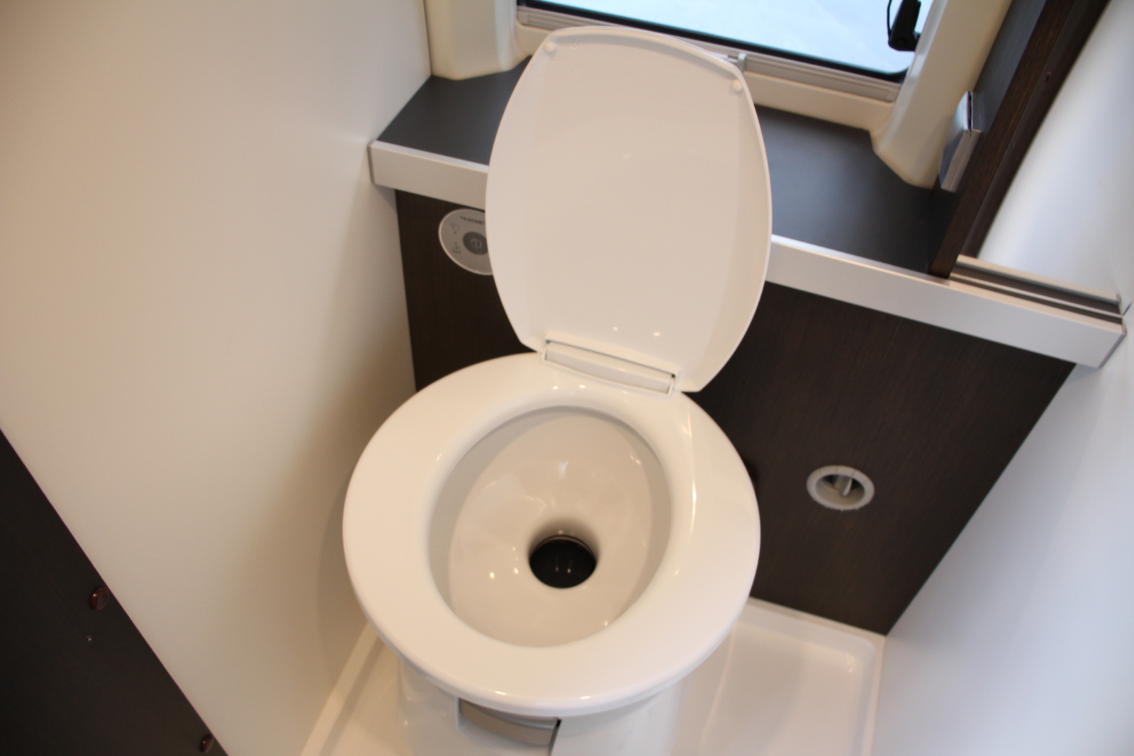 キャンピングカー バンコン ﾊｲｴｰｽ ﾄｲﾌｧｸﾄﾘｰ ｺﾙﾄﾞﾊﾞｸﾙｰｽﾞ