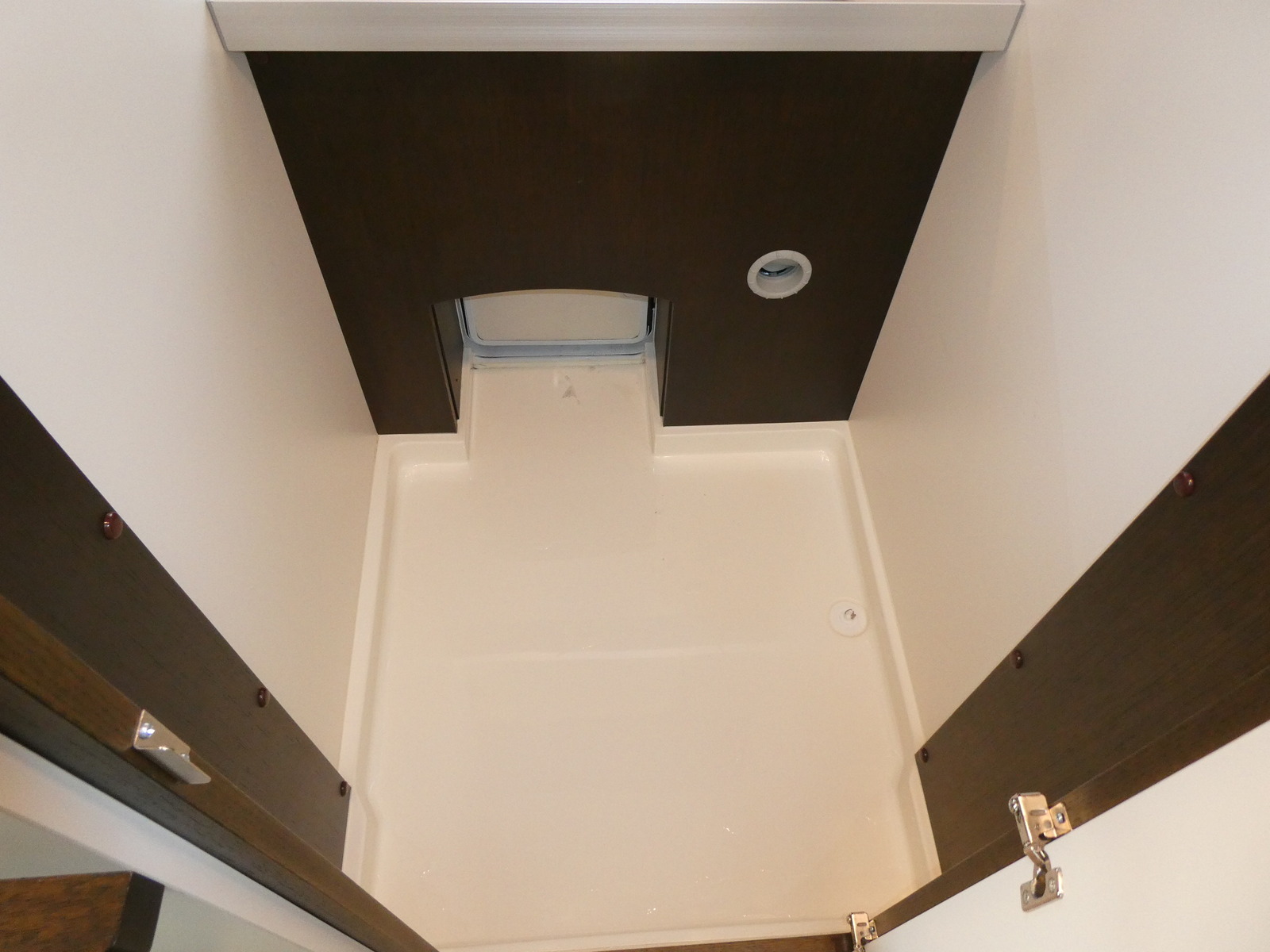 キャンピングカー バンコン ﾄｲﾌｧｸﾄﾘｰ　ｺﾙﾄﾞﾊﾞｸﾙｰｽﾞ　4WD　軽油　家AC