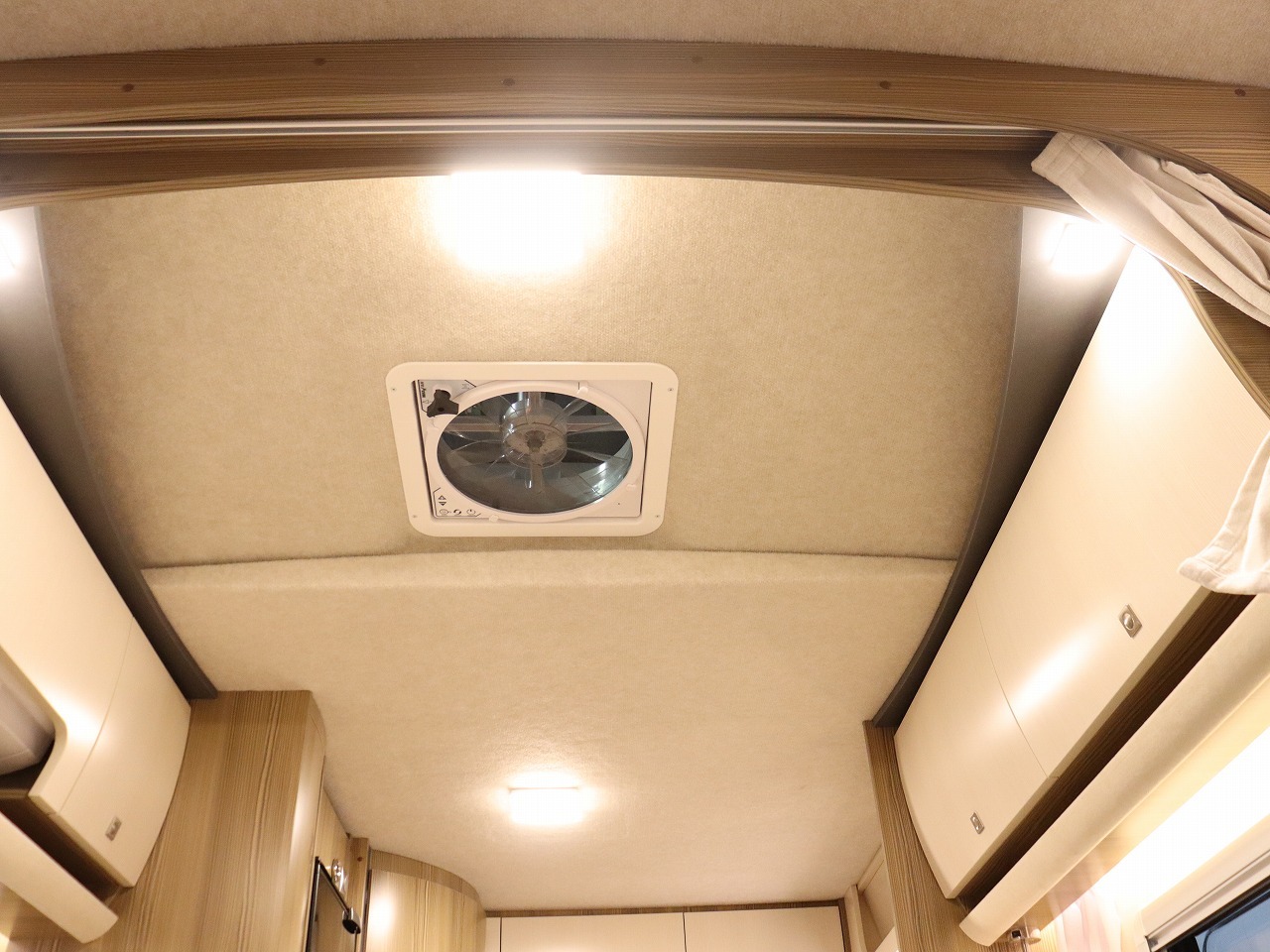 キャンピングカー キャブコン ｶﾑﾛｰﾄﾞ ﾊﾞﾝﾃｯｸ ｼﾞﾙｲﾘｽ 4WD　FF　AC