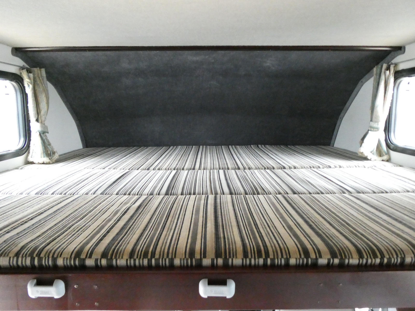 キャンピングカー キャブコン ﾅｯﾂRV　ｸﾚｿﾝﾎﾞｰﾀﾞｰ　FFﾋｰﾀｰ　ｿｰﾗｰﾊﾟﾈﾙ