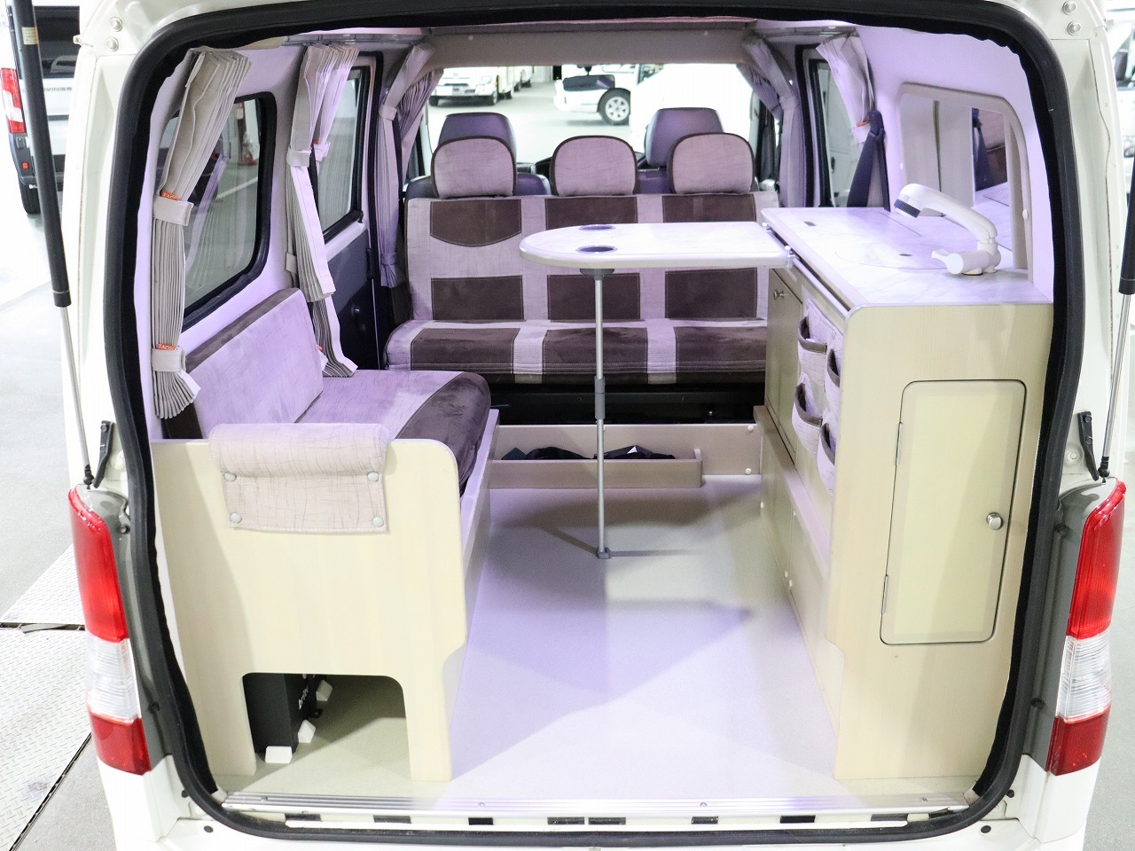 キャンピングカー バンコン ﾗｲﾄｴｰｽ ﾀｺｽ ﾊﾅ4WD　FFﾋｰﾀｰ　ｲﾝﾊﾞｰﾀｰ