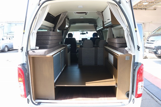 キャンピングカー バンコン ﾊｲｴｰｽ ﾄｲﾌｧｸﾄﾘｰ ﾊﾞｰﾃﾞﾝ 4WD家庭用AC