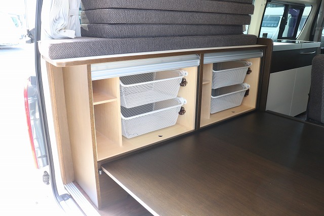 キャンピングカー バンコン ﾊｲｴｰｽ ﾄｲﾌｧｸﾄﾘｰ ﾊﾞｰﾃﾞﾝ 4WD家庭用AC