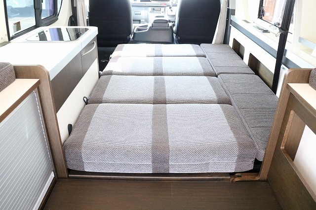 キャンピングカー バンコン ﾊｲｴｰｽ ﾄｲﾌｧｸﾄﾘｰ ﾊﾞｰﾃﾞﾝ 4WD家庭用AC