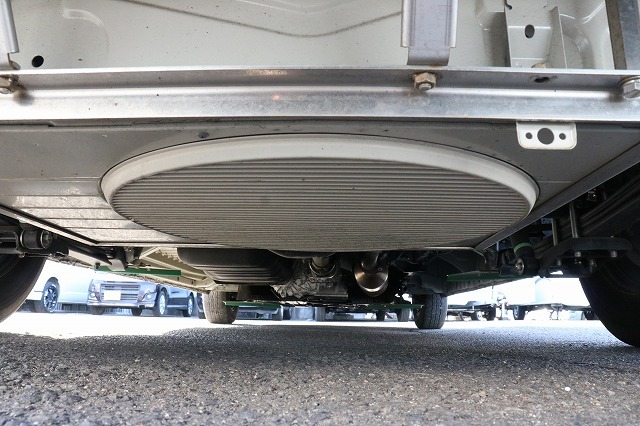 キャンピングカー バンコン ﾊｲｴｰｽ ﾄｲﾌｧｸﾄﾘｰ ﾊﾞｰﾃﾞﾝ 4WD家庭用AC