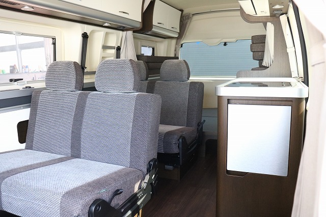 キャンピングカー バンコン ﾊｲｴｰｽ ﾄｲﾌｧｸﾄﾘｰ ﾊﾞｰﾃﾞﾝ 4WD家庭用AC