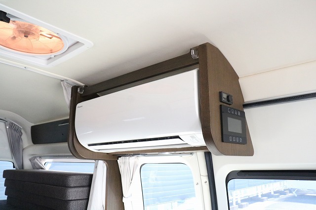 キャンピングカー バンコン ﾊｲｴｰｽ ﾄｲﾌｧｸﾄﾘｰ ﾊﾞｰﾃﾞﾝ 4WD家庭用AC