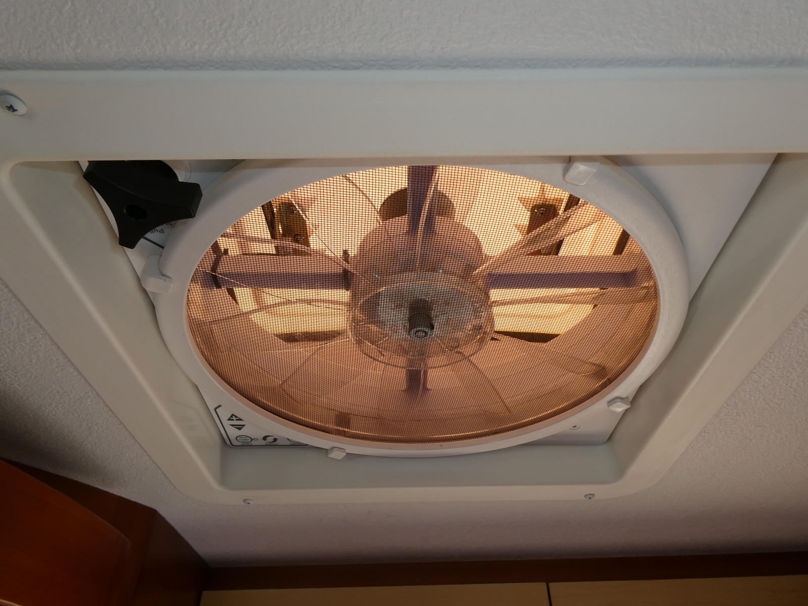 キャンピングカー NV200 AtoZ　ｱﾙﾌｧ　FFﾋｰﾀｰ　ｿｰﾗｰ　ﾏｯｸｽﾌｧﾝ