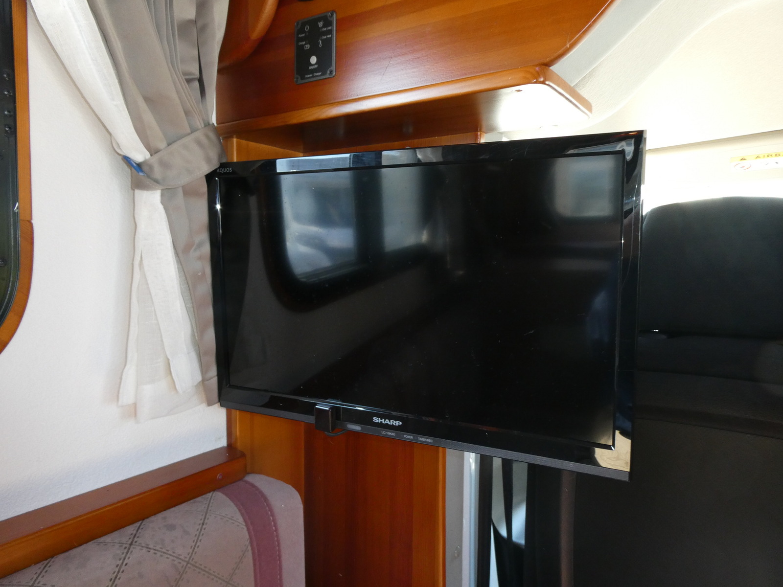 キャンピングカー NV200 AtoZ　ｱﾙﾌｧ　FFﾋｰﾀｰ　ｿｰﾗｰ　ﾏｯｸｽﾌｧﾝ