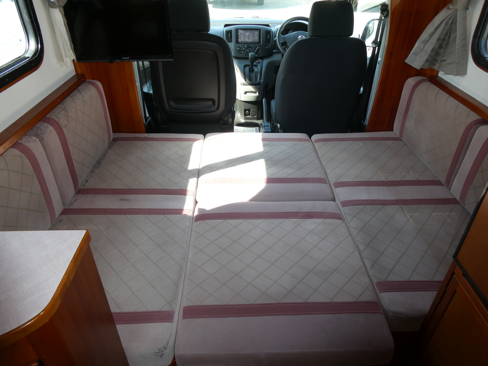 キャンピングカー NV200 AtoZ　ｱﾙﾌｧ　FFﾋｰﾀｰ　ｿｰﾗｰ　ﾏｯｸｽﾌｧﾝ