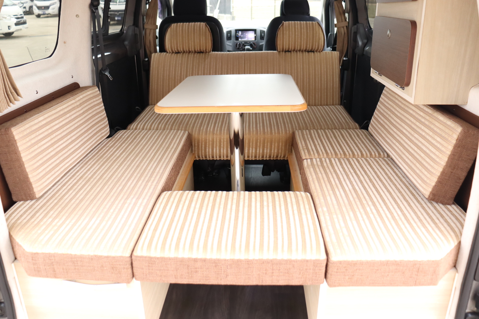 キャンピングカー バンコン NV200ﾊﾞﾈｯﾄ ｷｬﾝﾊﾟｰｱｼｽﾄ製ｷｬﾝﾋﾟﾝｸﾞ