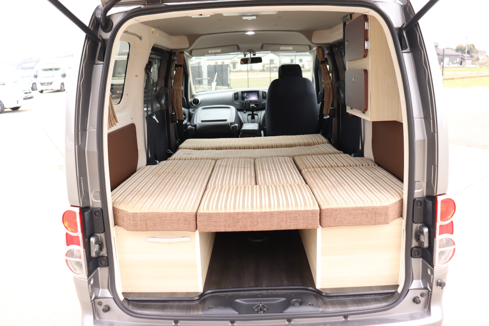 キャンピングカー バンコン NV200ﾊﾞﾈｯﾄ ｷｬﾝﾊﾟｰｱｼｽﾄ製ｷｬﾝﾋﾟﾝｸﾞ