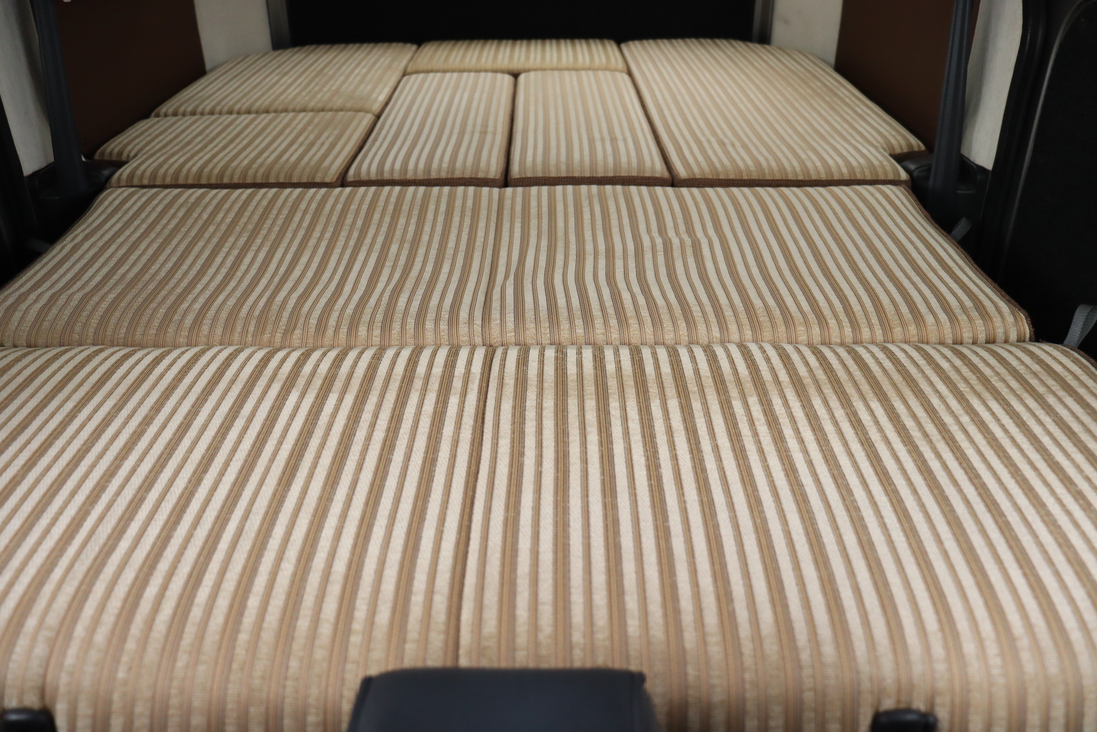 キャンピングカー バンコン NV200ﾊﾞﾈｯﾄ ｷｬﾝﾊﾟｰｱｼｽﾄ製ｷｬﾝﾋﾟﾝｸﾞ