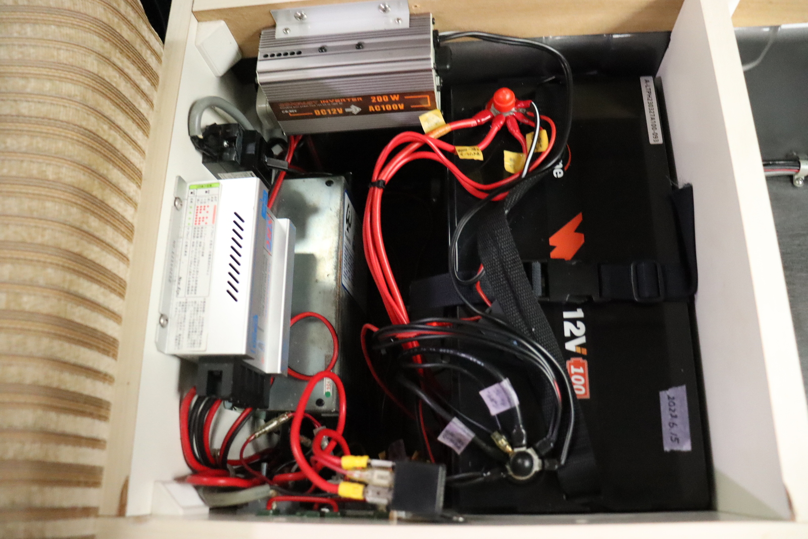 キャンピングカー バンコン NV200ﾊﾞﾈｯﾄ ｷｬﾝﾊﾟｰｱｼｽﾄ製ｷｬﾝﾋﾟﾝｸﾞ