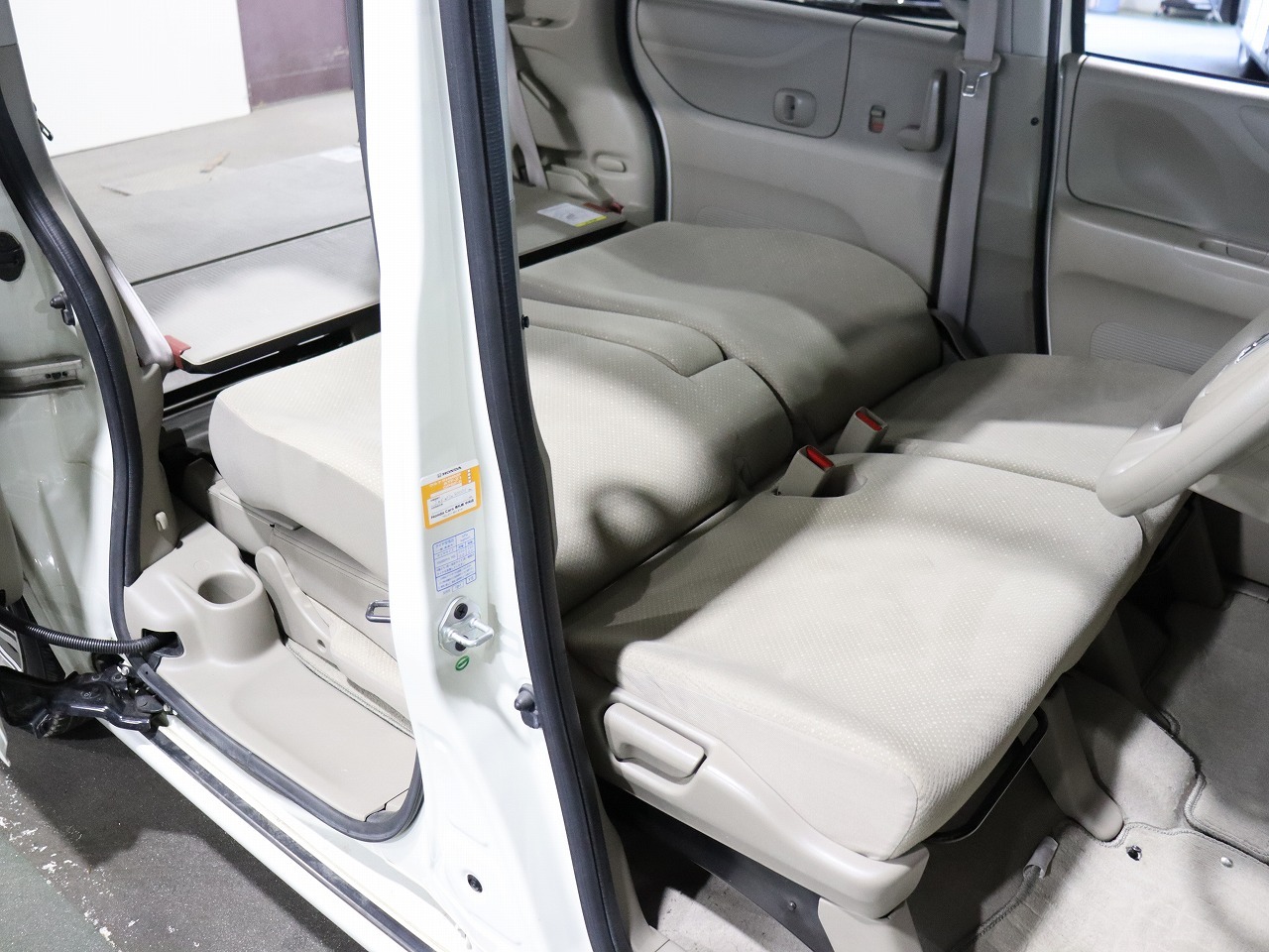 キャンピングカー バンコン N-BOX+ ﾎﾜｲﾄﾊｳｽ　ｷｬﾝﾊﾟｰNEO 4WD