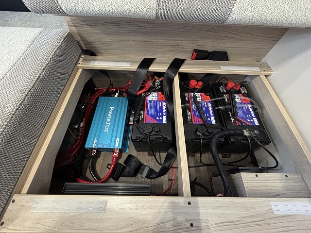 キャンピングカー キャブコン ｶﾑﾛｰﾄﾞﾅｯﾂ ｸﾚｿﾝｼﾞｬｰﾆｰｴﾎﾞﾗｲﾄ 4WD