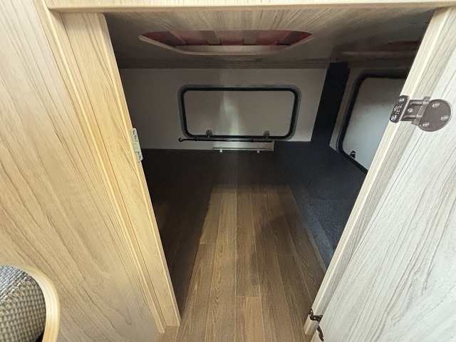 キャンピングカー キャブコン ｶﾑﾛｰﾄﾞﾅｯﾂ ｸﾚｿﾝｼﾞｬｰﾆｰｴﾎﾞﾗｲﾄ 4WD