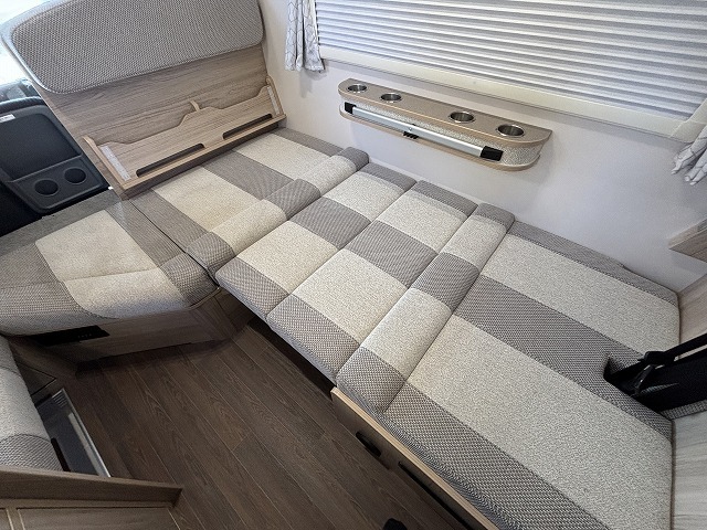 キャンピングカー キャブコン ｶﾑﾛｰﾄﾞﾅｯﾂ ｸﾚｿﾝｼﾞｬｰﾆｰｴﾎﾞﾗｲﾄ 4WD