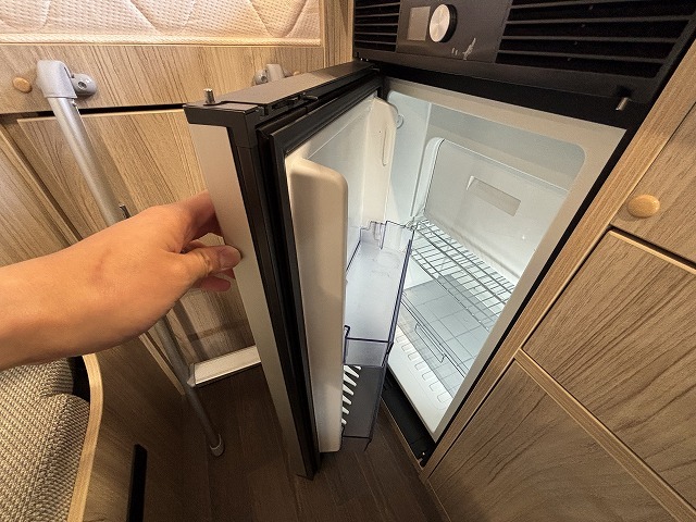 キャンピングカー キャブコン ｶﾑﾛｰﾄﾞﾅｯﾂ ｸﾚｿﾝｼﾞｬｰﾆｰｴﾎﾞﾗｲﾄ 4WD