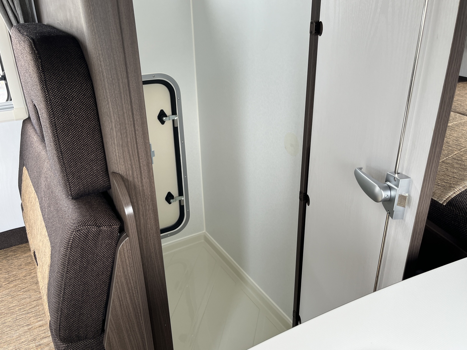 キャンピングカー キャブコン ﾅｯﾂRV ｸﾚｱ5.3Zｴﾎﾞ 4WD 1ｵｰﾅｰ