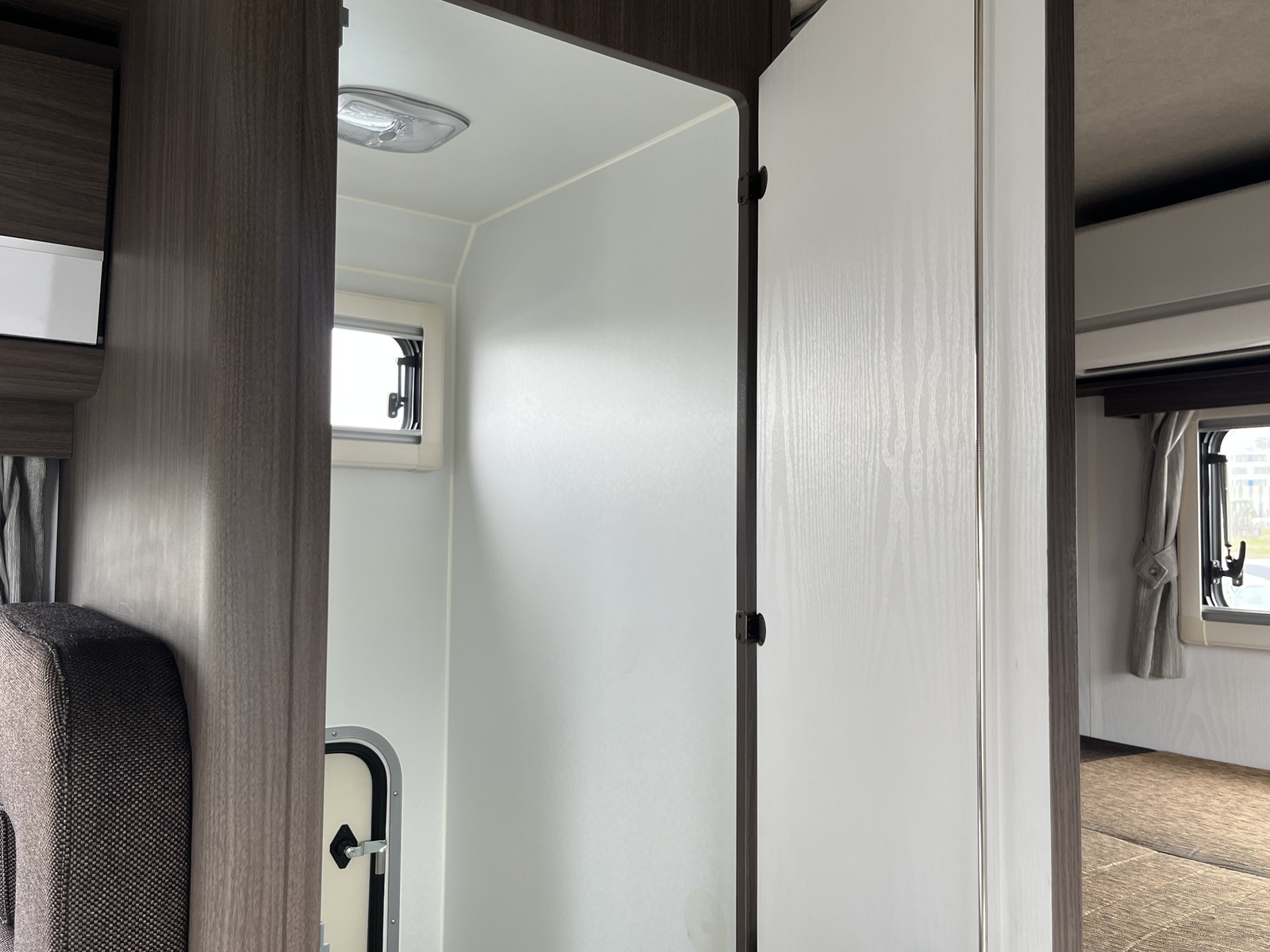 キャンピングカー キャブコン ﾅｯﾂRV ｸﾚｱ5.3Zｴﾎﾞ 4WD 1ｵｰﾅｰ