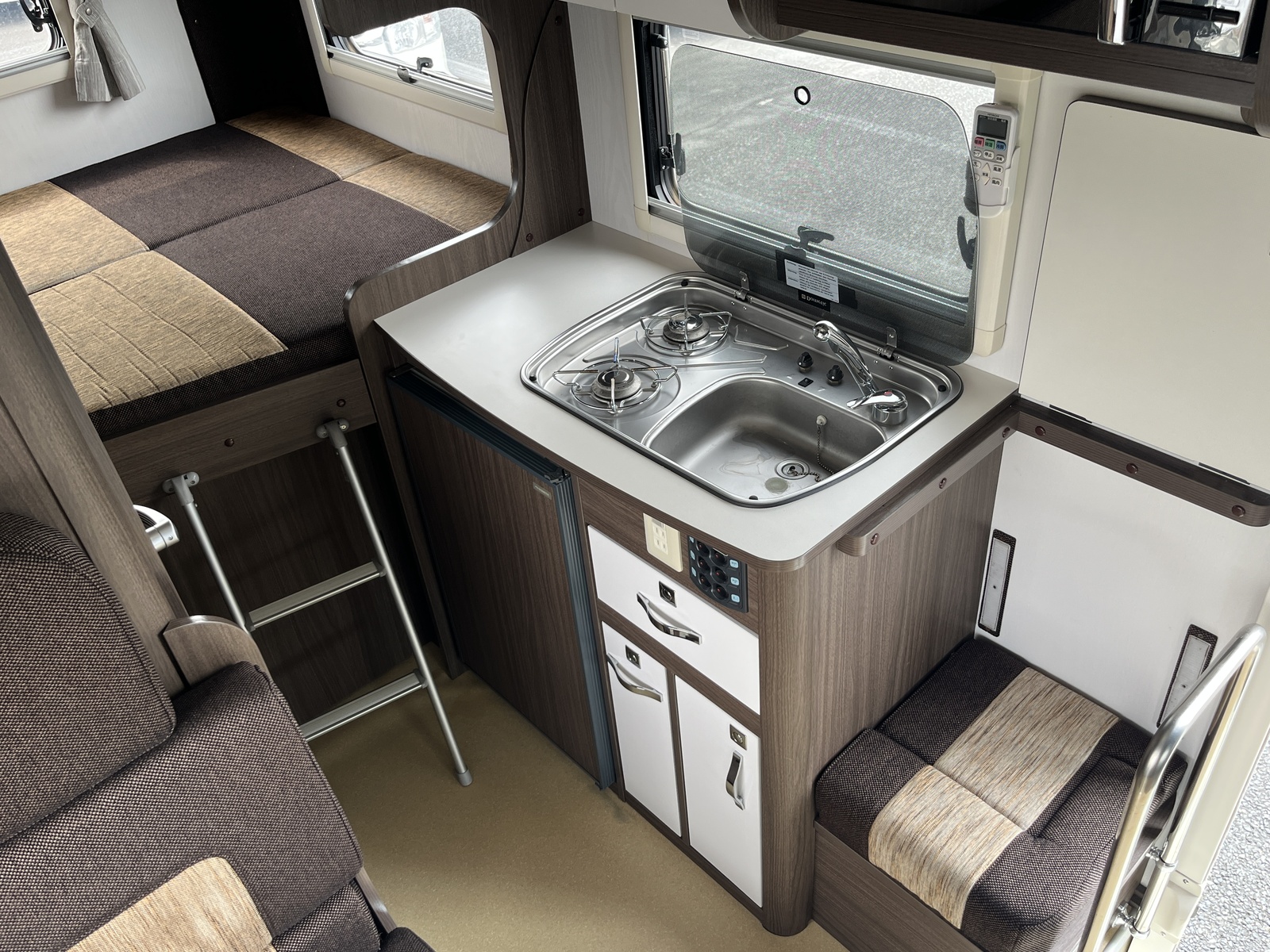 キャンピングカー キャブコン ﾅｯﾂRV ｸﾚｱ5.3Zｴﾎﾞ 4WD 1ｵｰﾅｰ