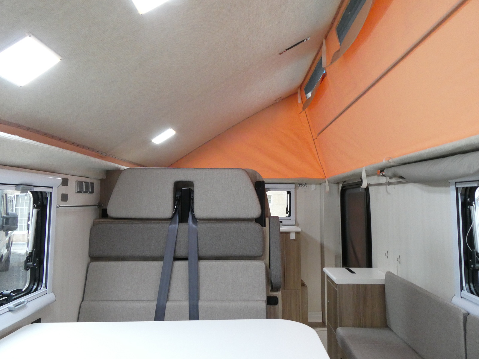 キャンピングカー キャブコン ｷｬﾝﾊﾟｰ厚木　ﾊﾟﾋﾟｰ210　家AC　ﾎﾟｯﾌﾟｱｯﾌﾟ