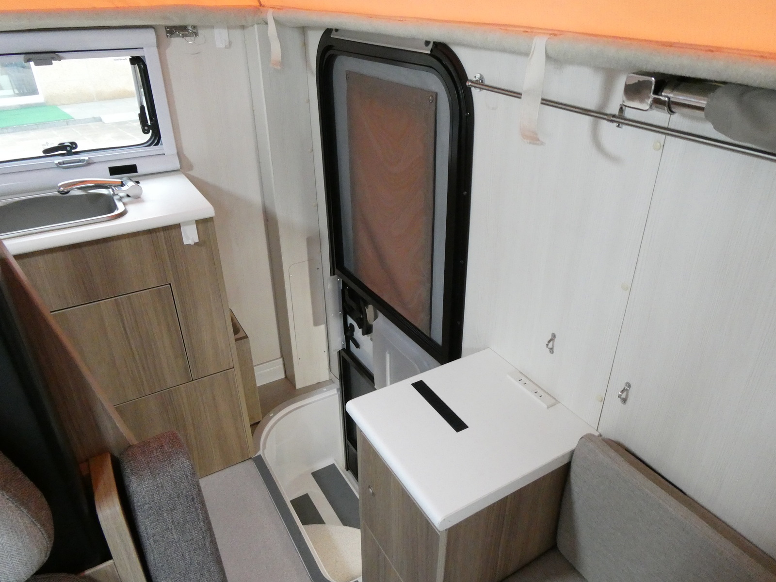 キャンピングカー キャブコン ｷｬﾝﾊﾟｰ厚木　ﾊﾟﾋﾟｰ210　家AC　ﾎﾟｯﾌﾟｱｯﾌﾟ