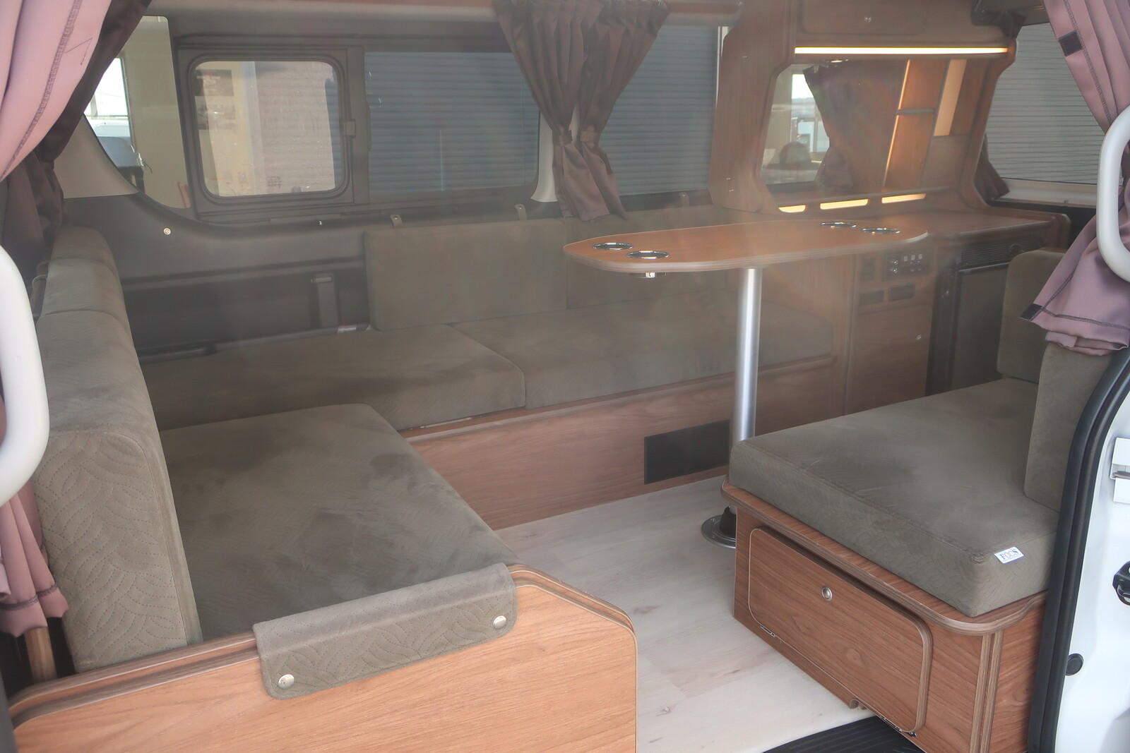 キャンピングカー バンコン ﾊｲｴｰｽ FOCS DS-Lｽﾀｲﾙ