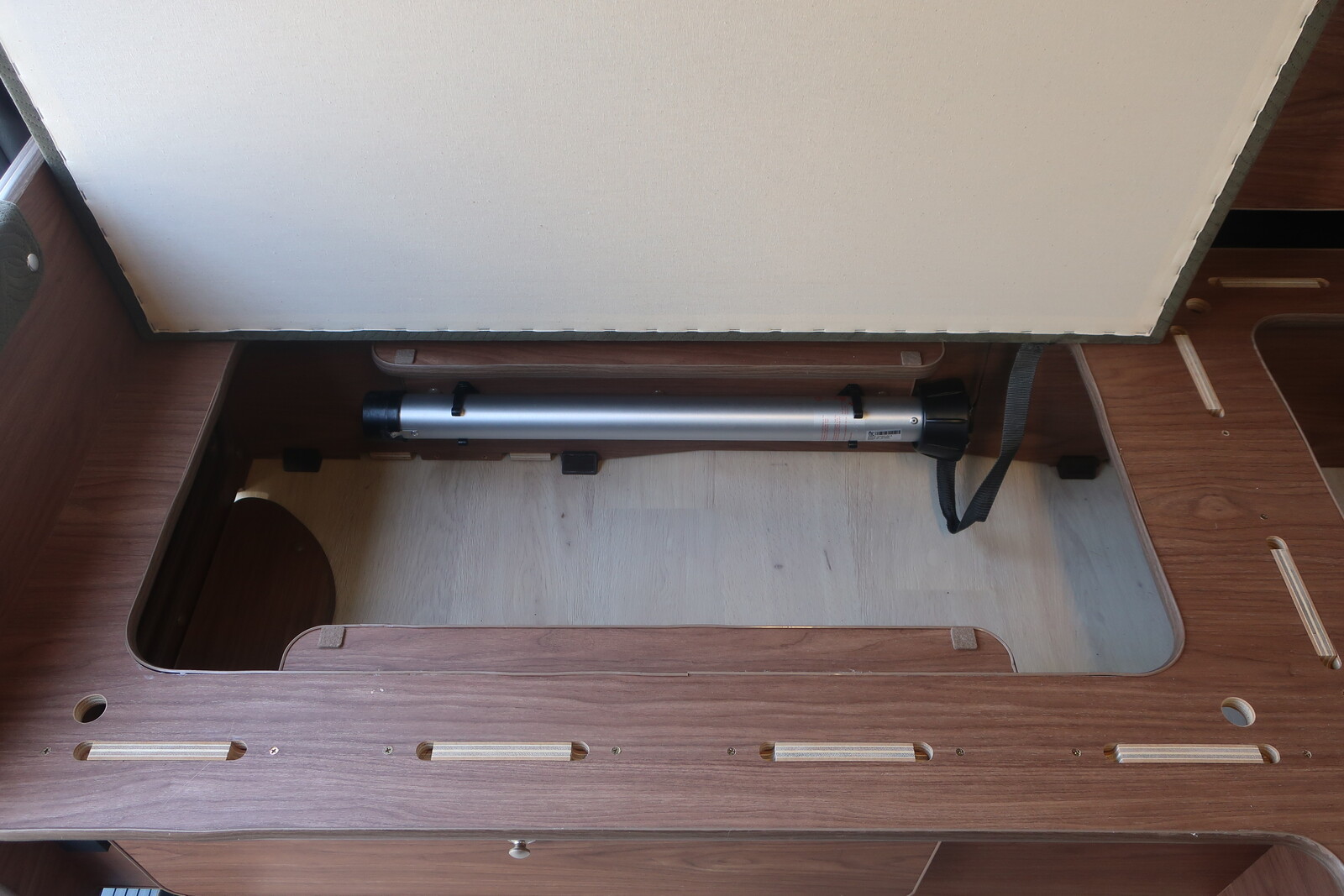 キャンピングカー バンコン ﾊｲｴｰｽ FOCS DS-Lｽﾀｲﾙ