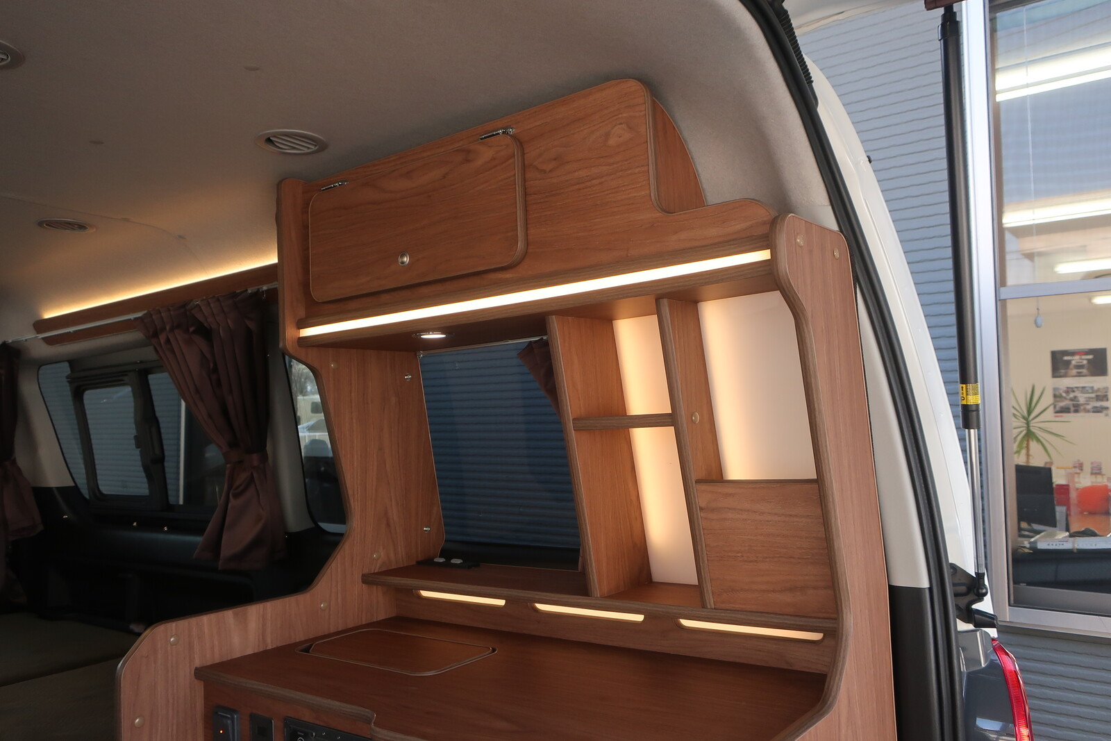 キャンピングカー バンコン ﾊｲｴｰｽ FOCS DS-Lｽﾀｲﾙ