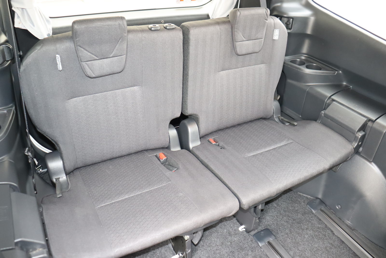 キャンピングカー バンコン ﾉｱHV　G ﾎﾜｲﾄﾊｳｽ ﾃﾞｲｽﾞ　FFﾋｰﾀｰ