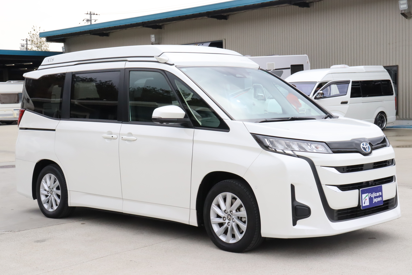 キャンピングカー バンコン ﾉｱHV　G ﾎﾜｲﾄﾊｳｽ ﾃﾞｲｽﾞ　FFﾋｰﾀｰ