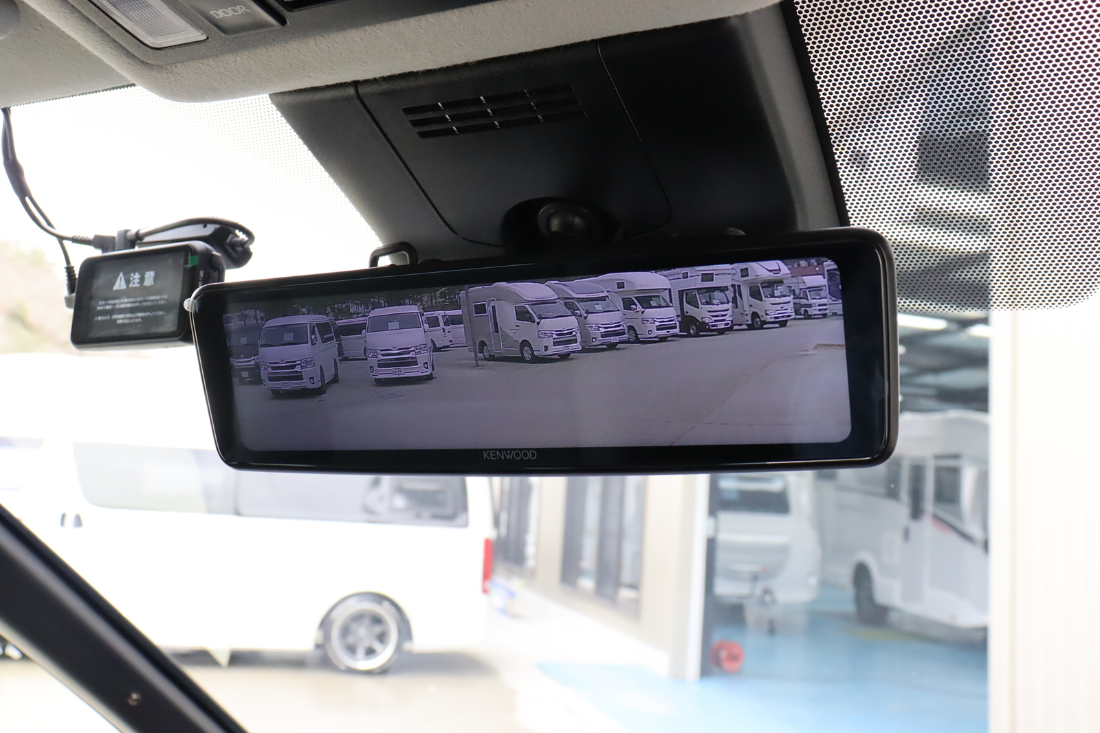 キャンピングカー バンコン ﾉｱHV　G ﾎﾜｲﾄﾊｳｽ ﾃﾞｲｽﾞ　FFﾋｰﾀｰ