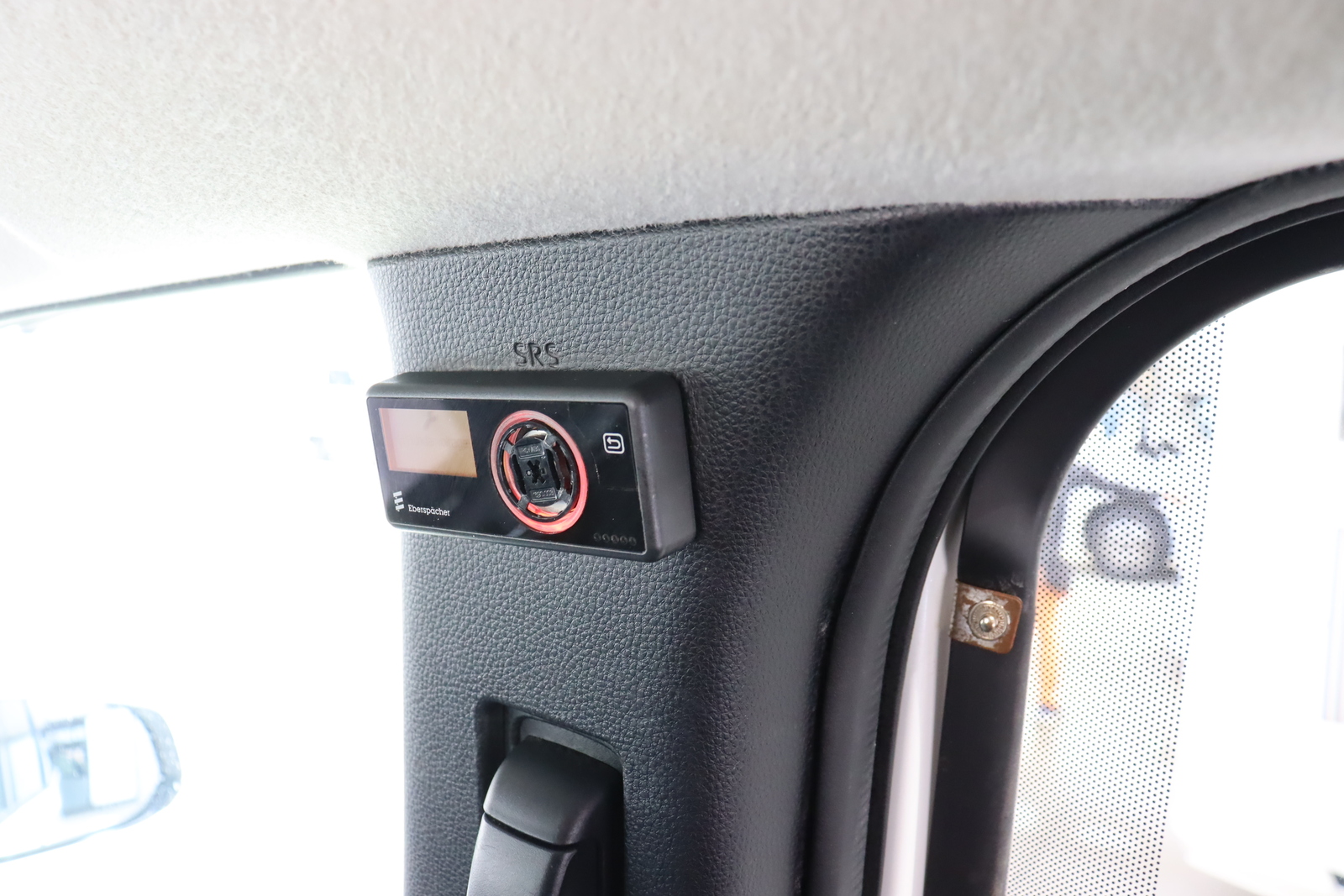 キャンピングカー バンコン ﾉｱHV　G ﾎﾜｲﾄﾊｳｽ ﾃﾞｲｽﾞ　FFﾋｰﾀｰ