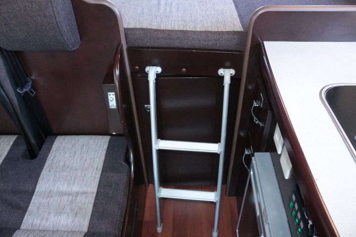 キャンピングカー キャブコン ｶﾑﾛｰﾄﾞ ﾅｯﾂRVｸﾚｿﾝX 家庭用ｴｱｺﾝ FF暖房