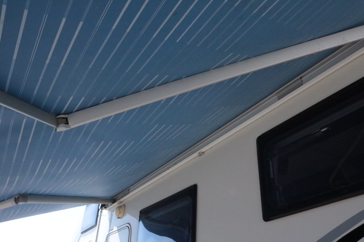 キャンピングカー キャブコン ｶﾑﾛｰﾄﾞ ﾅｯﾂRVｸﾚｿﾝX 家庭用ｴｱｺﾝ FF暖房