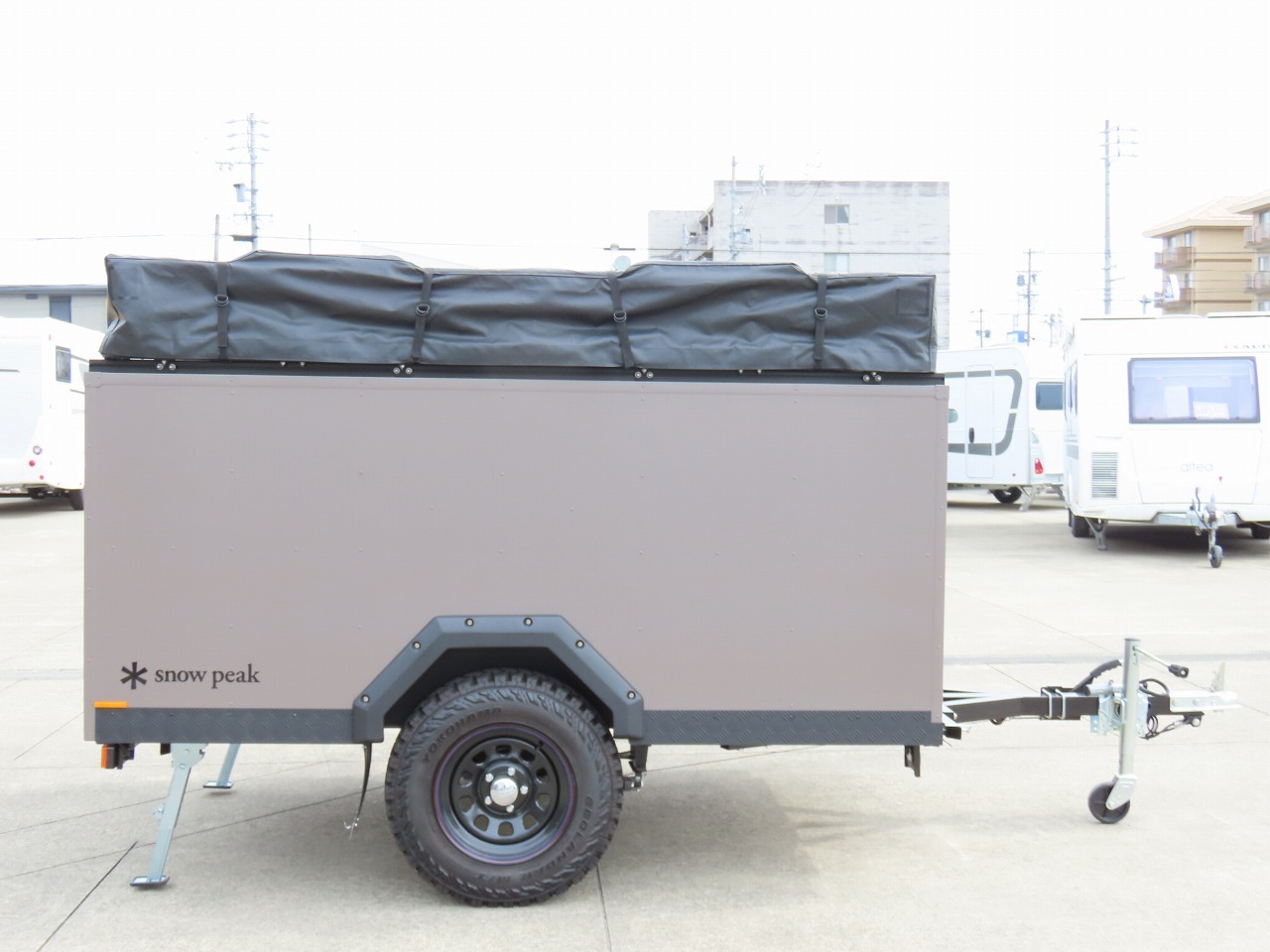 キャンピングカー トレーラー ｽﾉｰﾋﾟｰｸ ﾌｨｰﾙﾄﾞﾄﾚｰﾗｰ