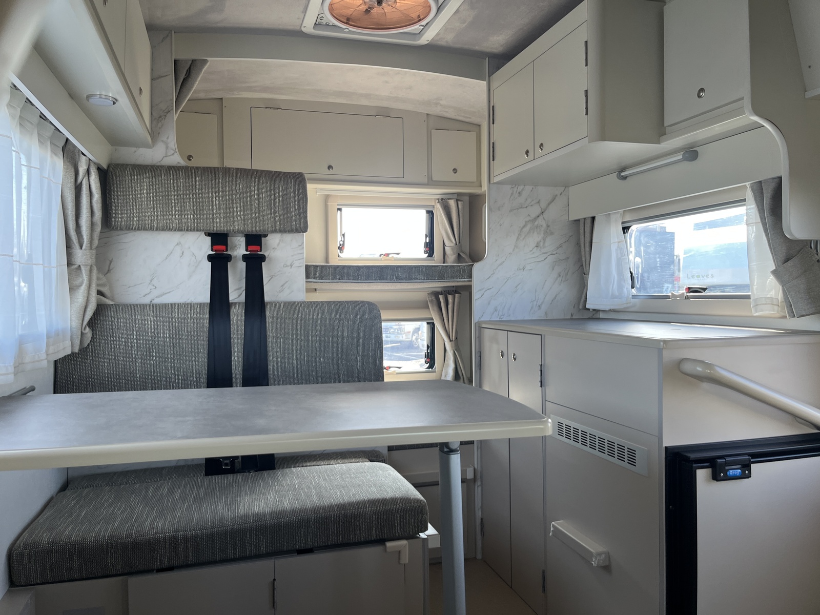 キャンピングカー キャブコン AtoZ ｱﾚﾝ･ﾛｰ ﾏｯｸｽﾌｧﾝ 冷蔵庫 1ｵｰﾅｰ