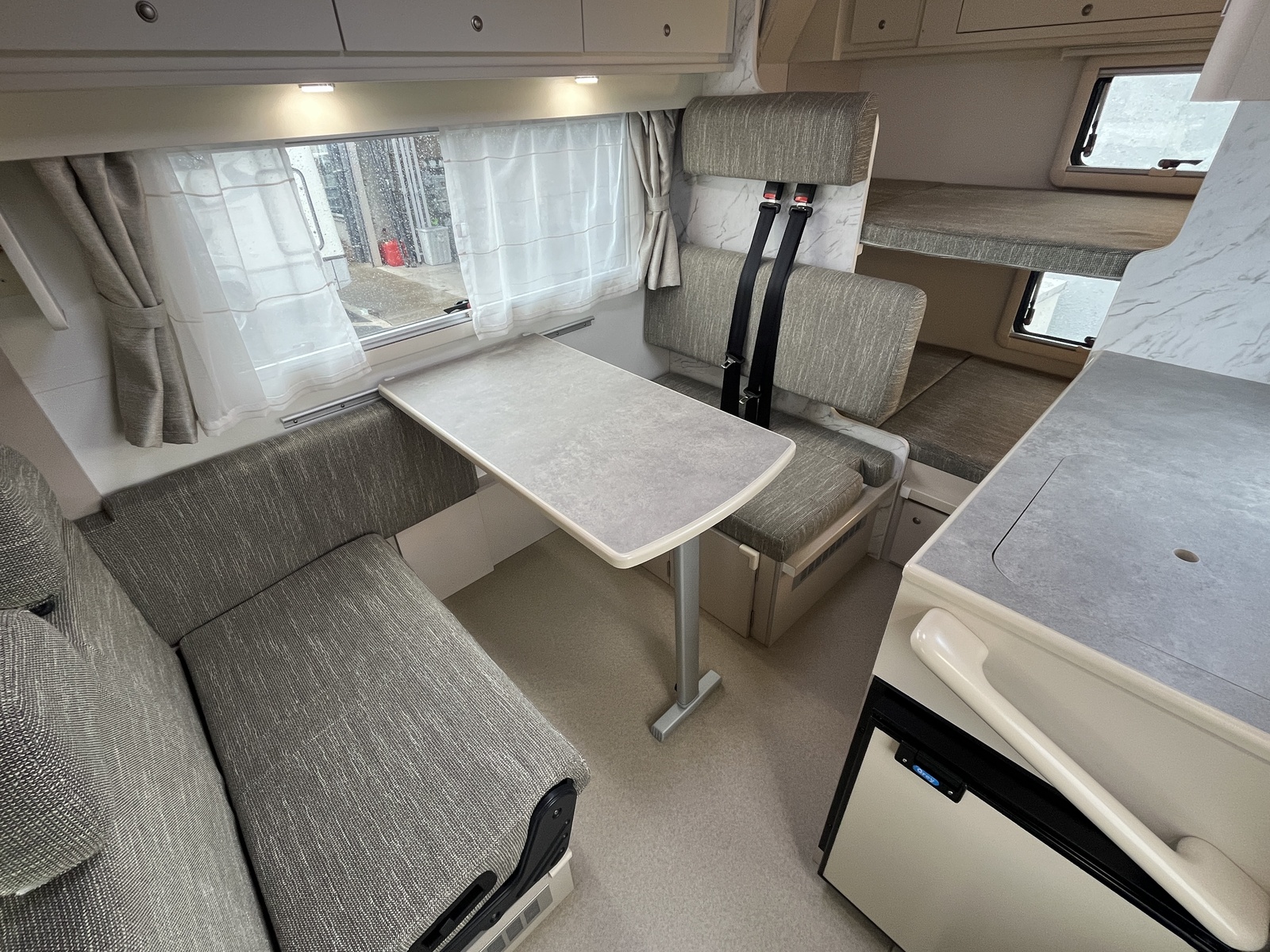 キャンピングカー キャブコン AtoZ ｱﾚﾝ･ﾛｰ ﾏｯｸｽﾌｧﾝ 冷蔵庫 1ｵｰﾅｰ