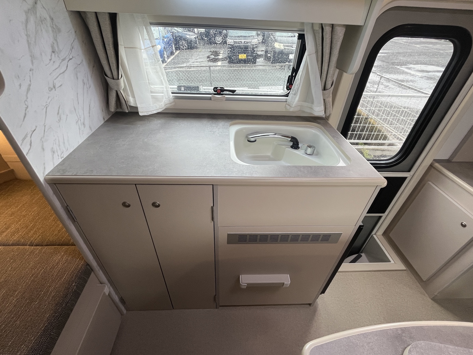 キャンピングカー キャブコン AtoZ ｱﾚﾝ･ﾛｰ ﾏｯｸｽﾌｧﾝ 冷蔵庫 1ｵｰﾅｰ