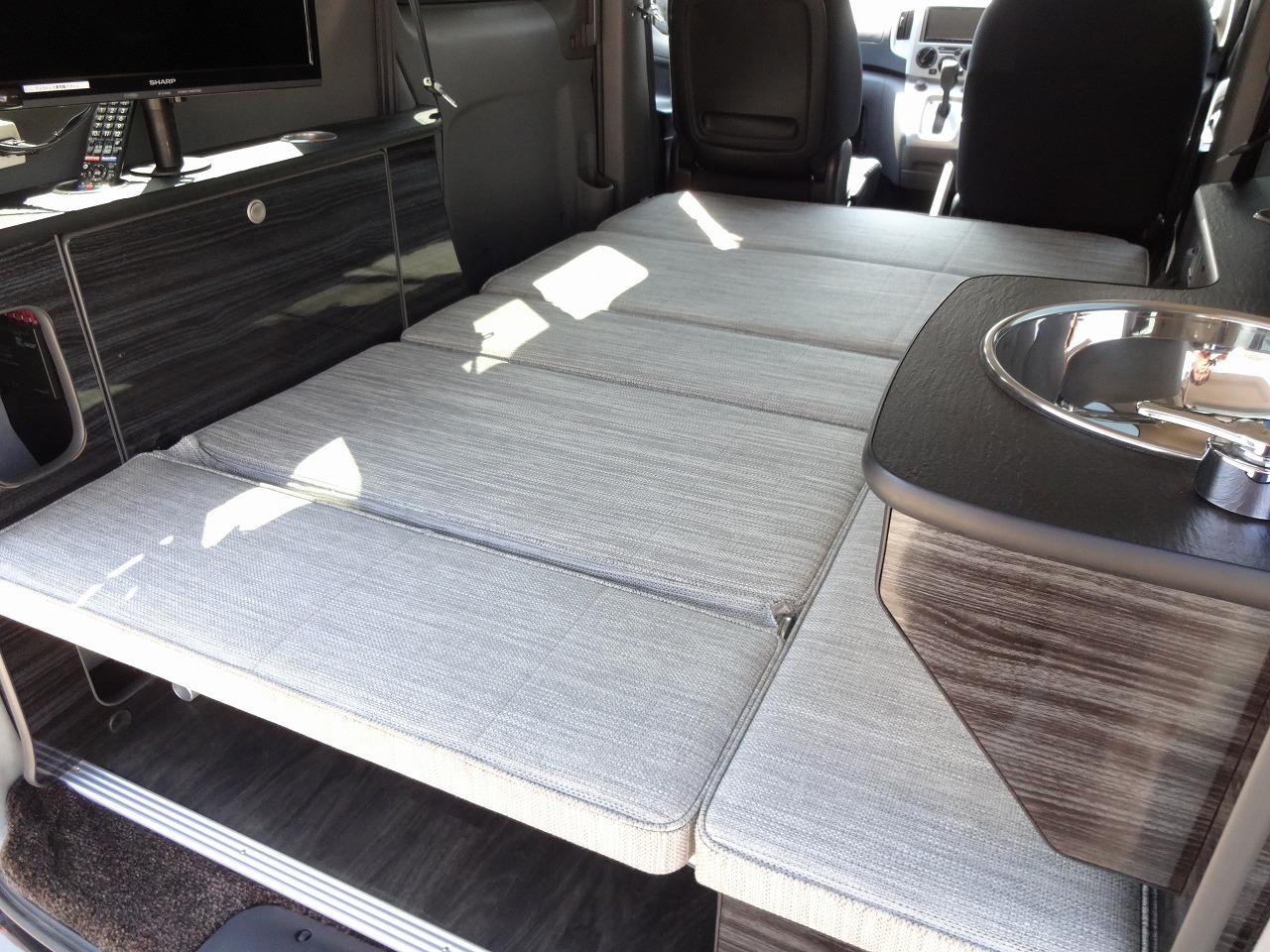 キャンピングカー バンコン NV200ﾊﾞﾈｯﾄ ｱﾈｯｸｽ ﾌｧﾐﾘｰﾜｺﾞﾝSS