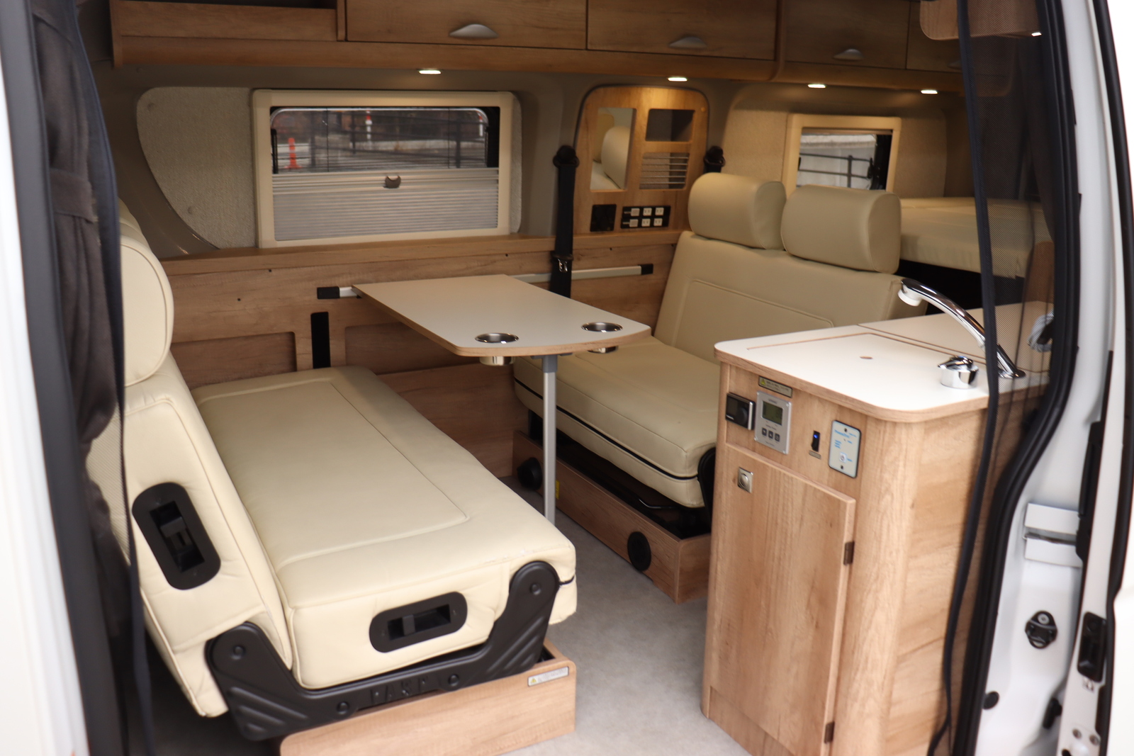 キャンピングカー バンコン ﾊｲｴｰｽ ﾅｯﾂRV ﾘｰｸⅡ FFﾋｰﾀｰ 4WD