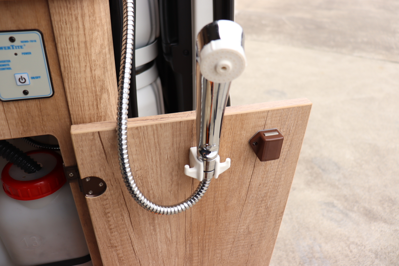 キャンピングカー バンコン ﾊｲｴｰｽ ﾅｯﾂRV ﾘｰｸⅡ FFﾋｰﾀｰ 4WD