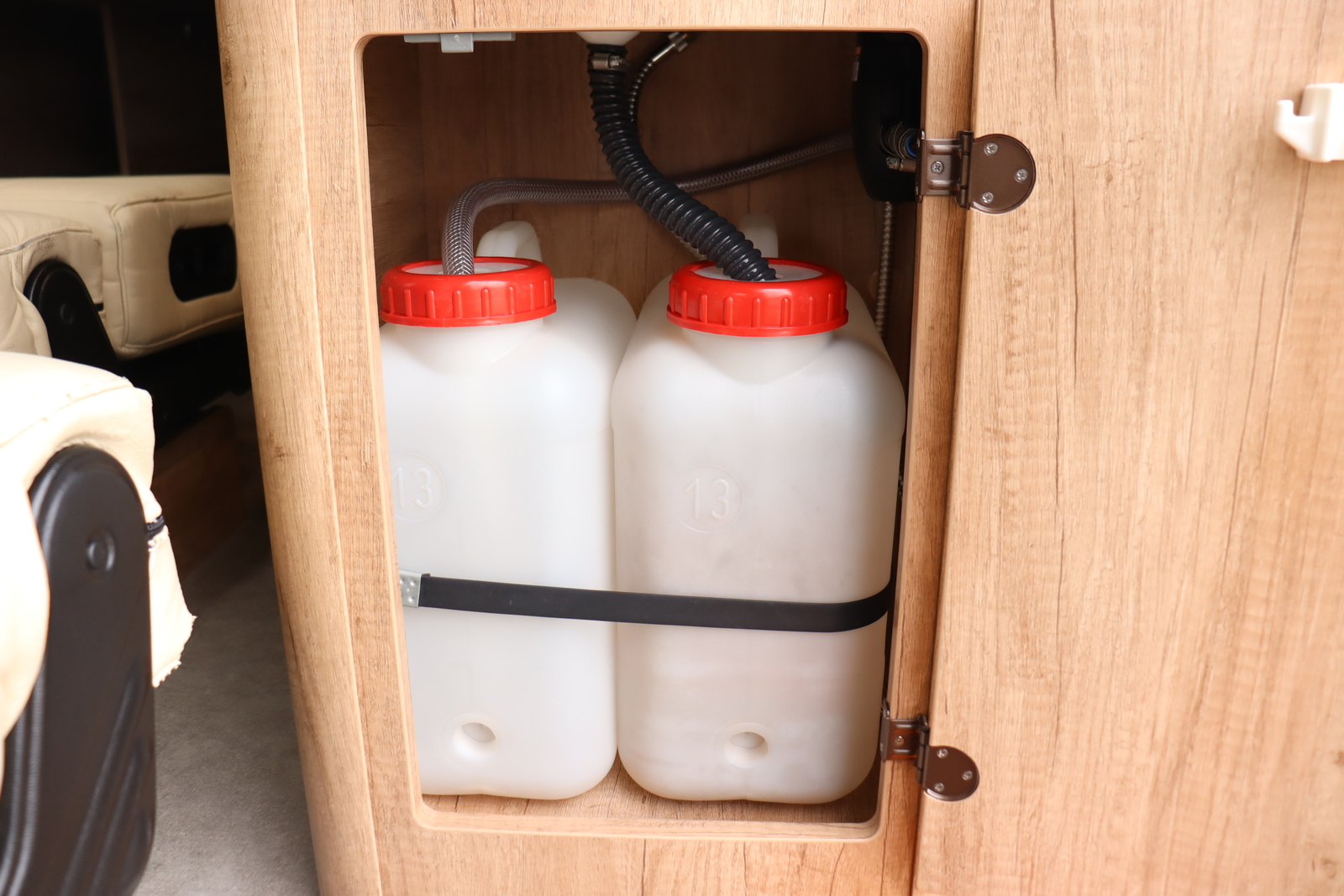 キャンピングカー バンコン ﾊｲｴｰｽ ﾅｯﾂRV ﾘｰｸⅡ FFﾋｰﾀｰ 4WD