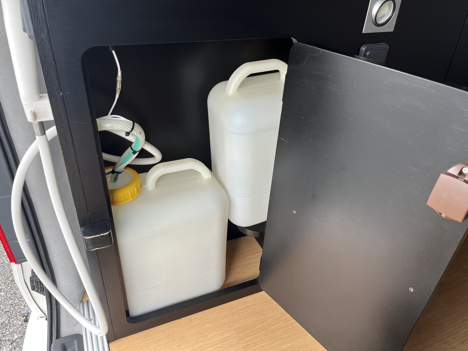 キャンピングカー バンコン ﾄｲﾌｧｸﾄﾘｰ ﾄｲｽﾞﾎﾞｯｸｽ FFﾋｰﾀｰ TSS