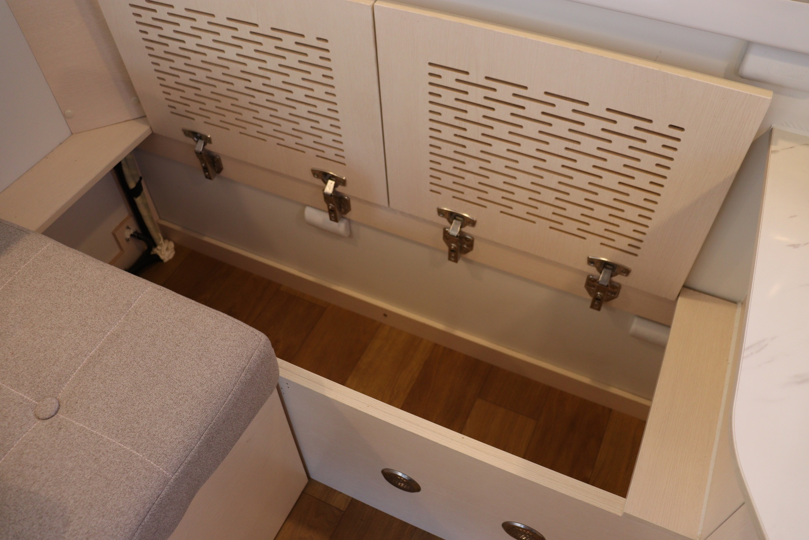 キャンピングカー 軽キャンパー ﾊｲｾﾞｯﾄ JPｽﾀｰ ﾊｯﾋﾟｰ1+ 4WD