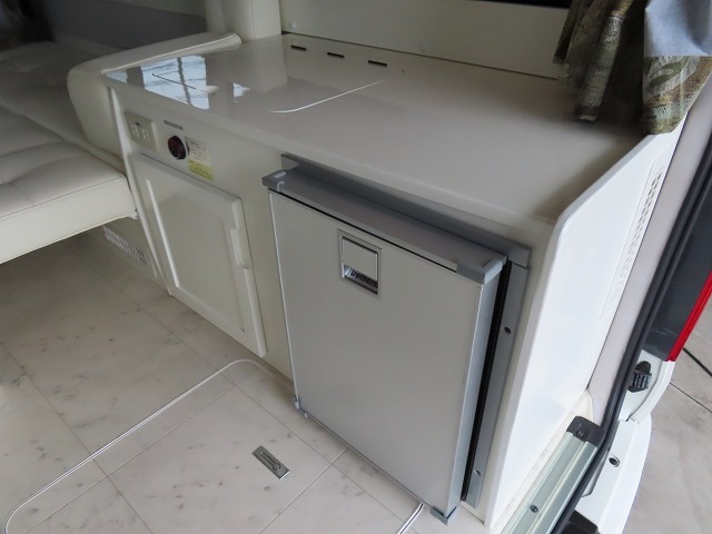 キャンピングカー バンコン ﾊｲｴｰｽ RVﾋﾞｯｸﾌｯﾄ ｽｳｨﾝｸﾞN4.7