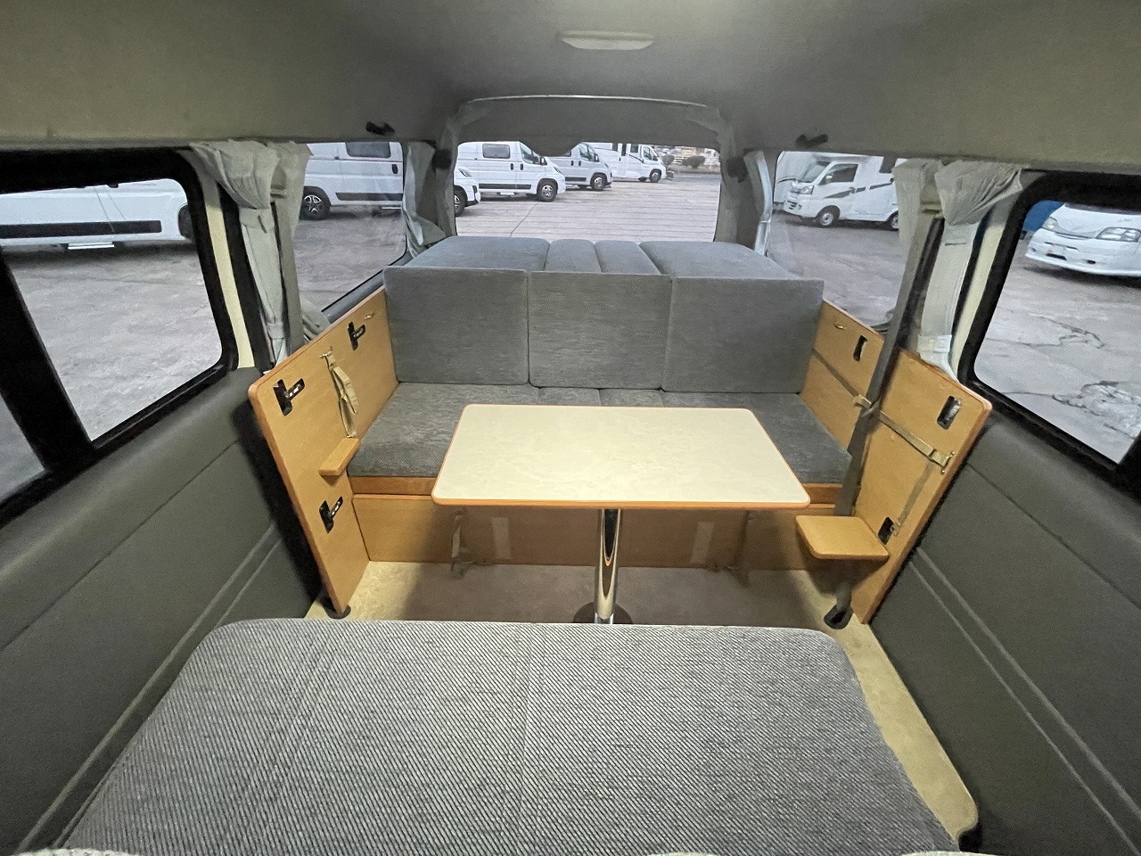 キャンピングカー バンコン ﾊｲｴｰｽ ﾘﾝｴｲ ﾊﾞｶﾝﾁｪｽ FFﾋｰﾀｰ 4WD